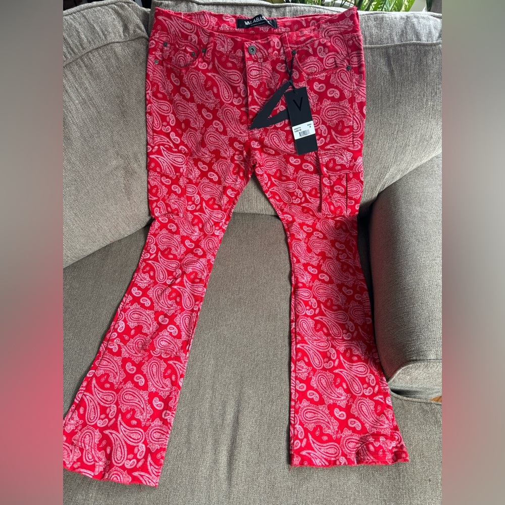 VALABASAS MENS BUTTON FLY RED BANDANA PRINT STACKED FLARED Y2K JEANS- Size 36